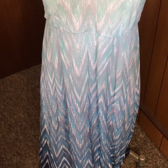 Maxi - Picture 3 of 5